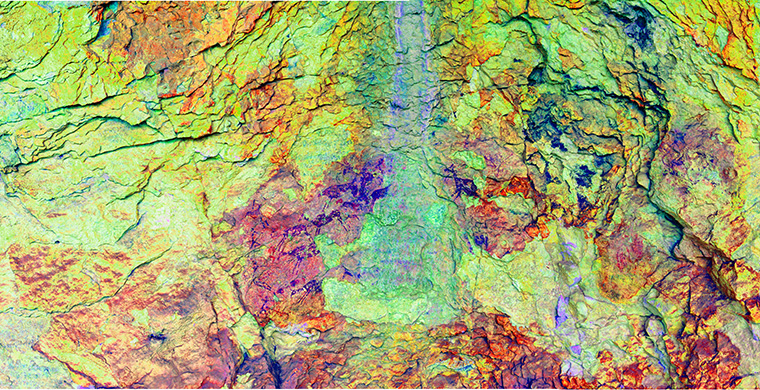 Right hand area of Cova dels Cavalls, false color.